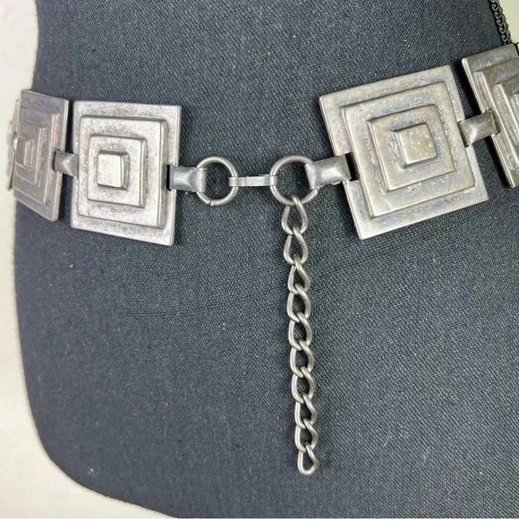 Escada Women’s Vintage Designer Geometric Silver/Black Antique Metal Chain Belt Escada Women main image 2